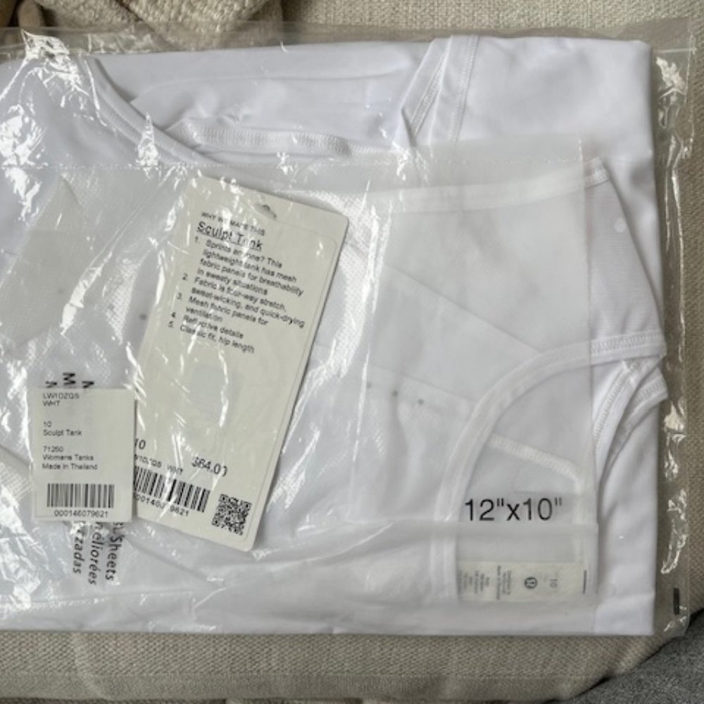 LULU LEMON - BRAND NEW - SCULPT TANK - HIP LENGTH - SIZE 10 - WHITE